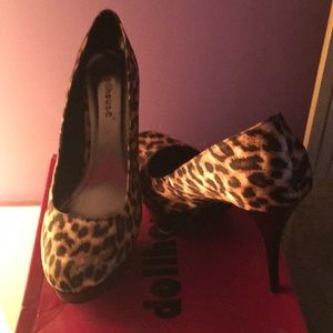 Never worn leopard heels